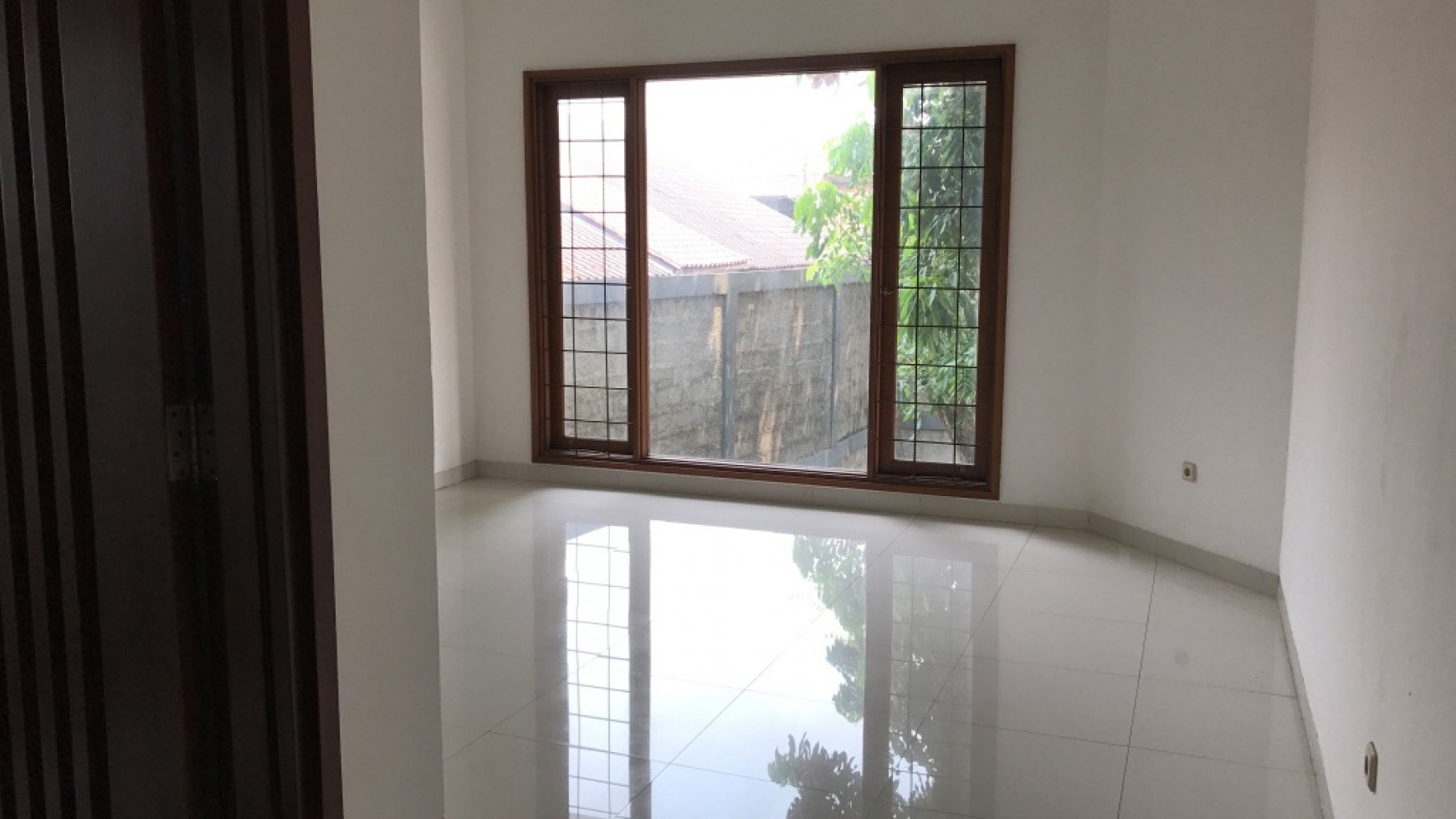 Beautiful Townhouse For Rent at Kemang