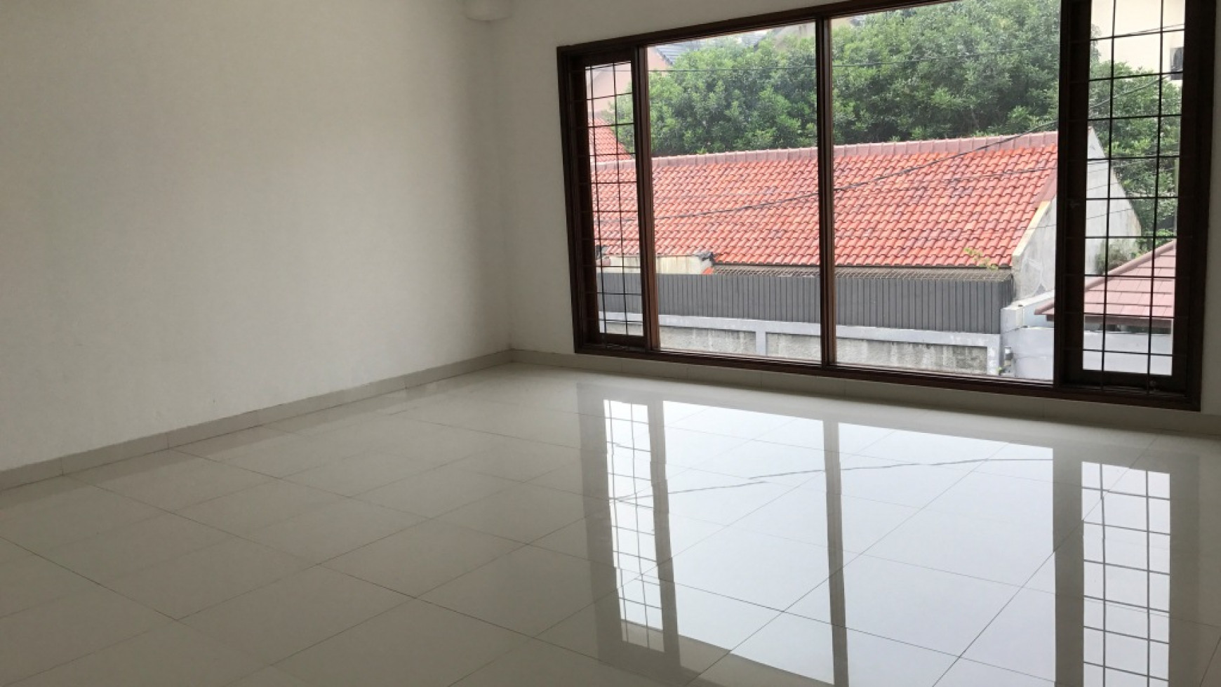 Beautiful Townhouse For Rent at Kemang