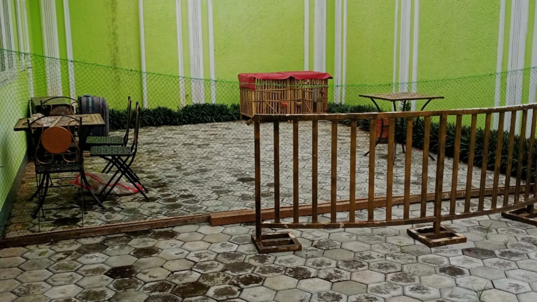 Rumah bagus, 2 lantai siap huni di Petukangan