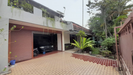 Rumah, Bagus, 2 lantai siap huni di Jakarta Selatan