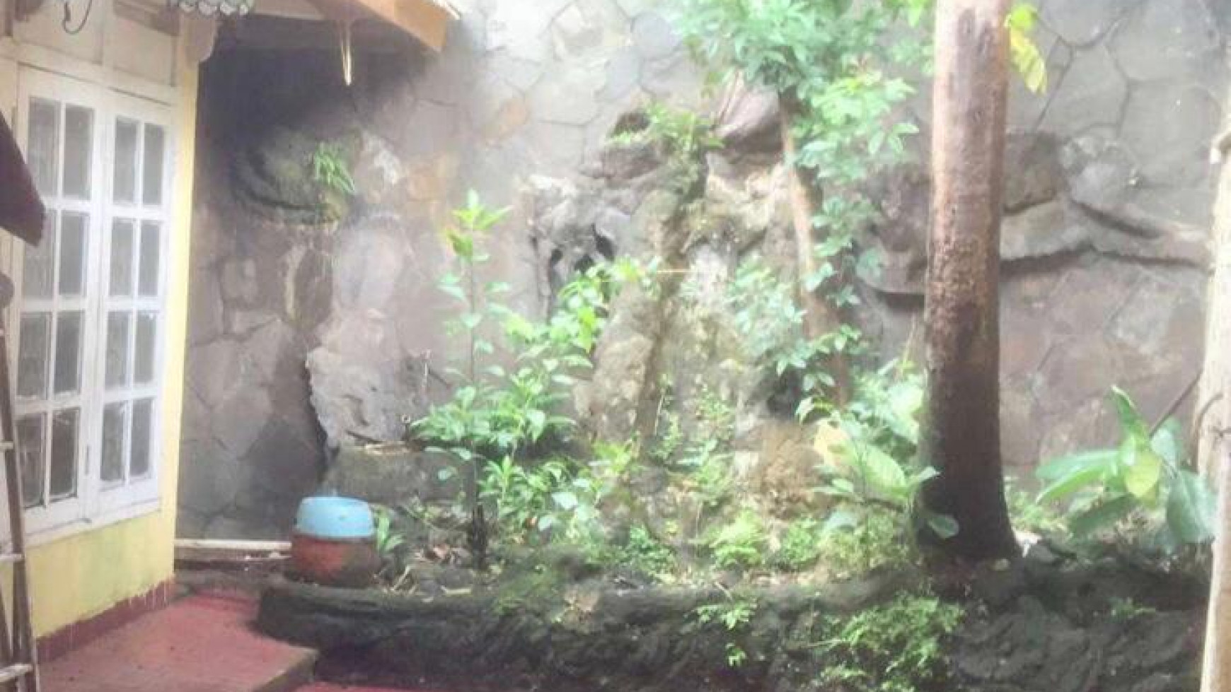 Rumah cantik,siap huni dalam komplek pertukangan.