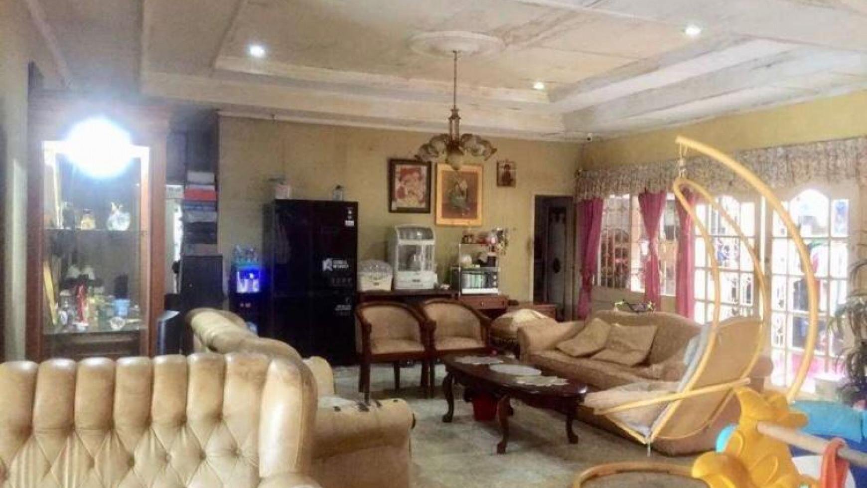 Rumah cantik,siap huni dalam komplek pertukangan.