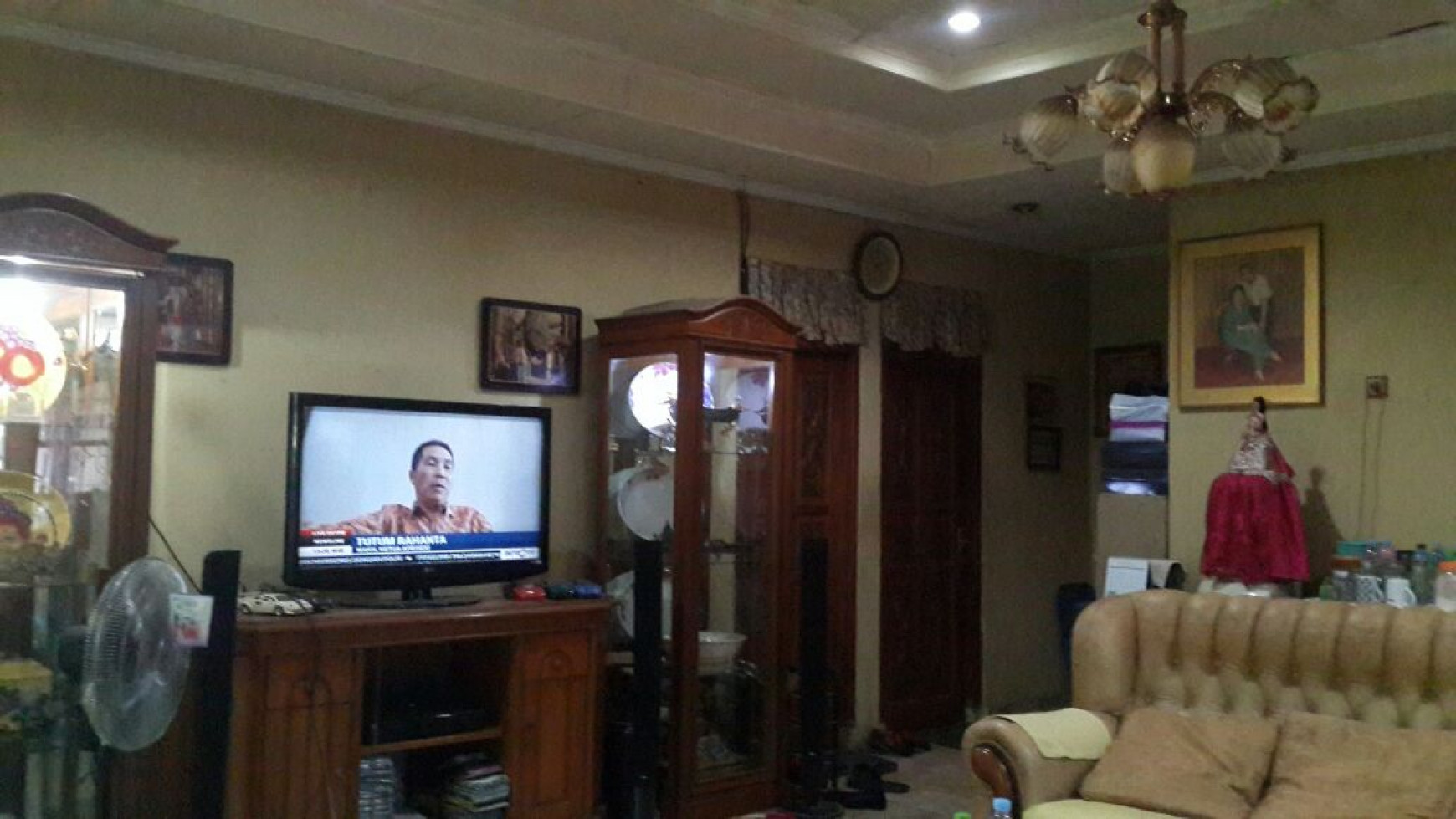 Rumah cantik,siap huni dalam komplek pertukangan.