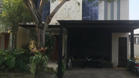 Rumah cantik bergaya minimalis , dlm cluster  di Jagakarsa Jaksel.