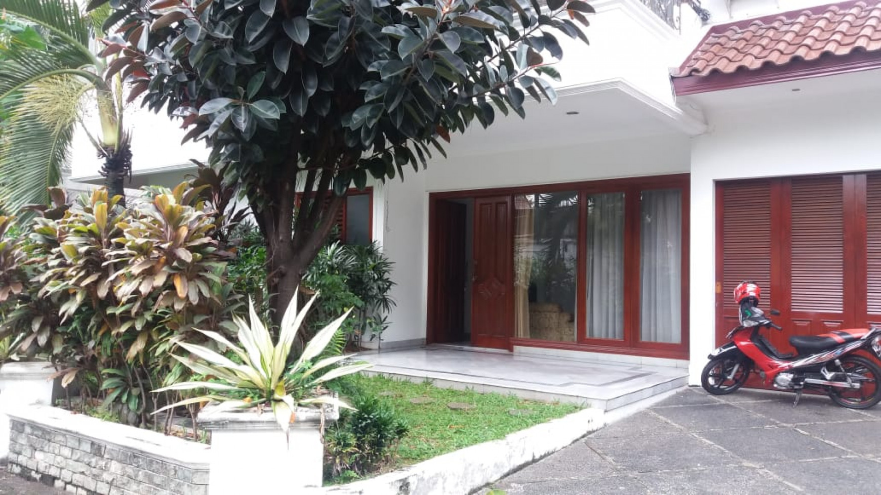 Dijual cepat rumah siap huni asri dalam cluster di Ampera jaksel 