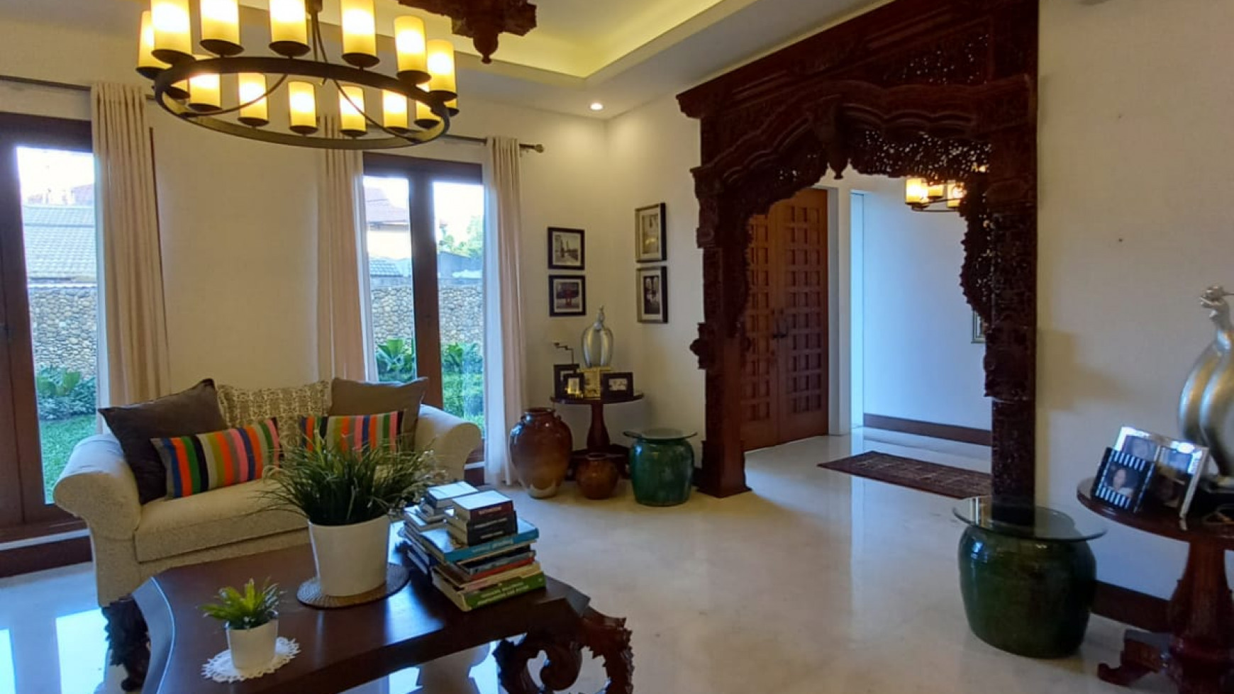 Dijual segera Rumah cantik full jati dgn furniture etnik berkelas di dekat Pondok indah