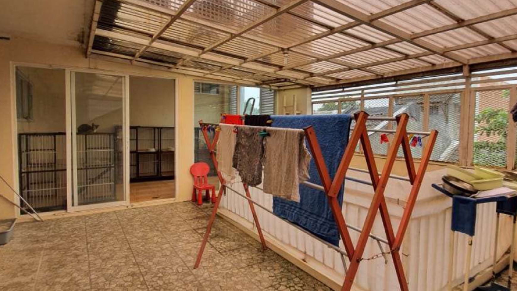 Rumah MEWAH Siap Huni dan Strategis @Komplek Peruri Yayasan, Ciledug