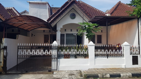 Rumah Dengan Banyak Kamar di Antapani