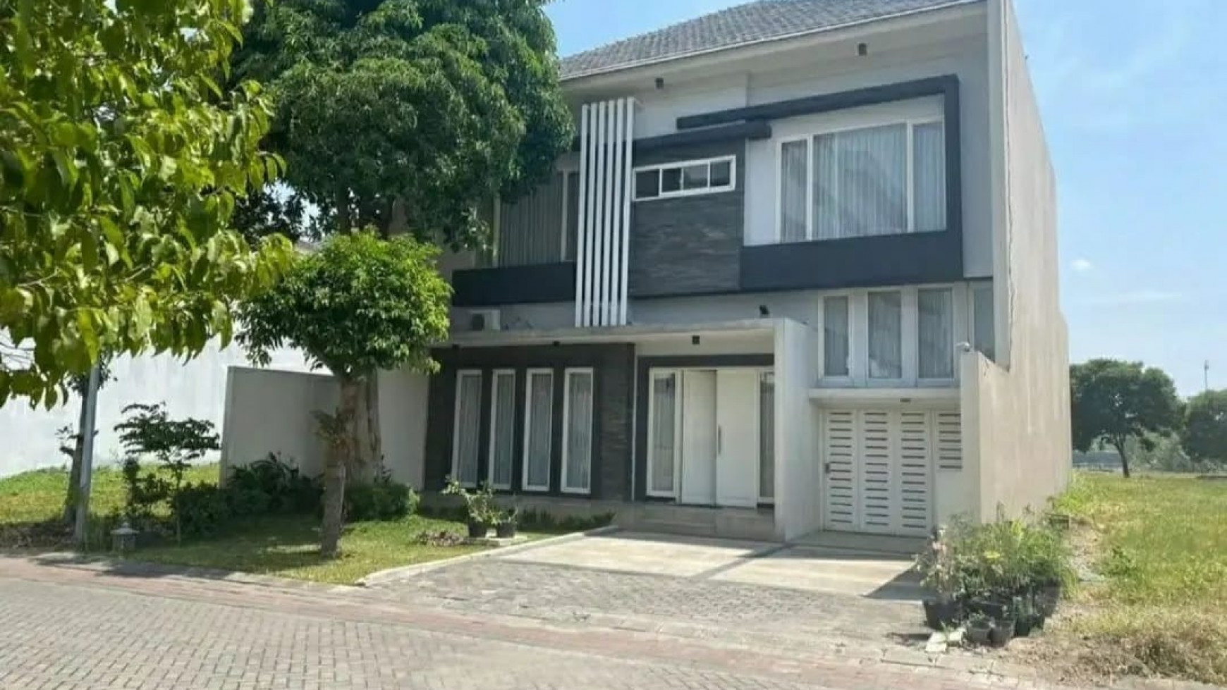 Dijual Rumah Plus Kolam Renang Cluster Terdepan Citraland Utama