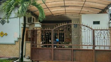 MURAH LUAS 9x15 Rumah Babatan Mukti Wiyung Surabaya - 4+1 K.Tidur - Cantik -Siap Huni