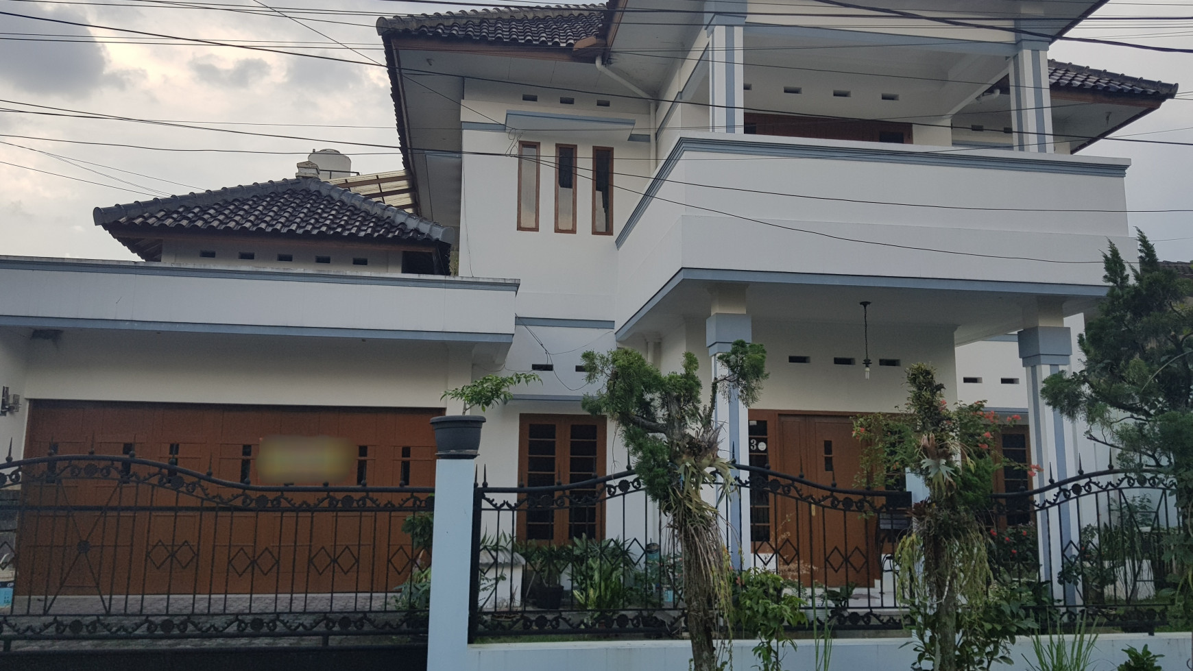 Rumah Besar dan Terawat di Arcamanik Jalan Golf