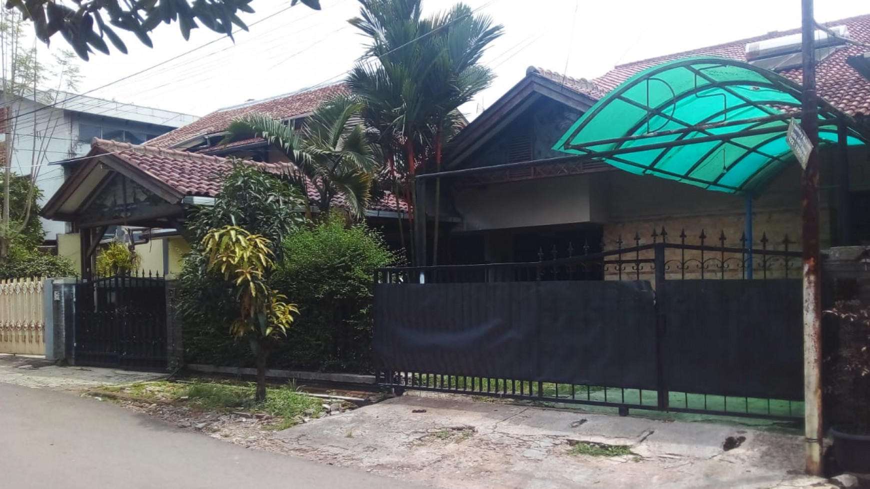 Rumah Jl. Terusan Cisokan (cocok untuk usaha dan tempat tinggal)