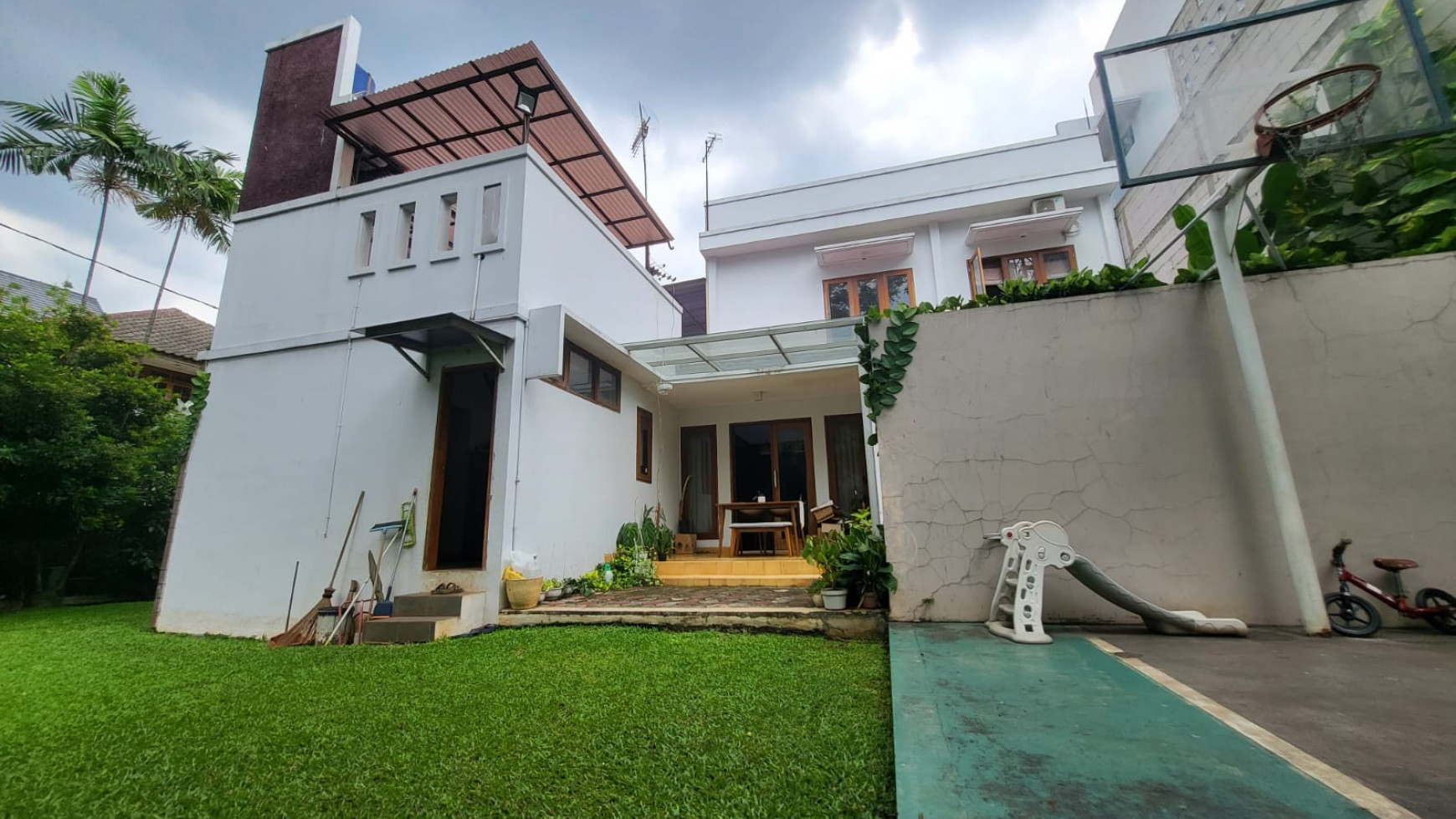 Dijual cepat Rumah minimalist bertaman luas dalam komplek di cipete selatan dekat sekolah perancis