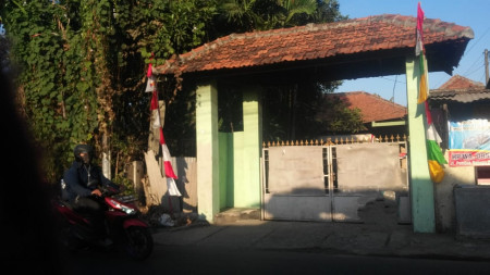 Rumah strategis pinggir jalan cocok untuk usaha