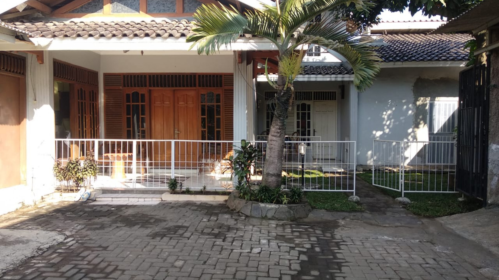 Rumah + Toko + Kost2an di Pinggir Jl. Raya Kranggan, Lokasi Strategis, Cocok Untuk Usaha, Gudang, Klinik, dll, Harga Nego