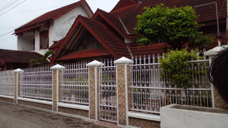 RUMAH KLASIK DEKAT LOTTEMART JOGJA