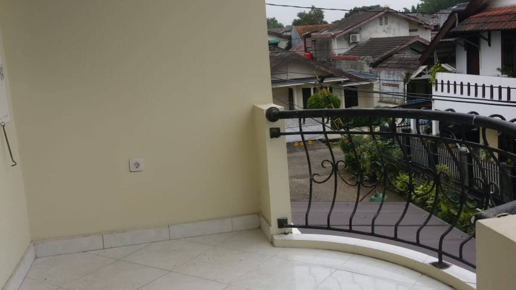 Rumah Bagus Di Jl Kayu Putih, Bukit Nusa Indah, Ciputat Tangerang Selatan