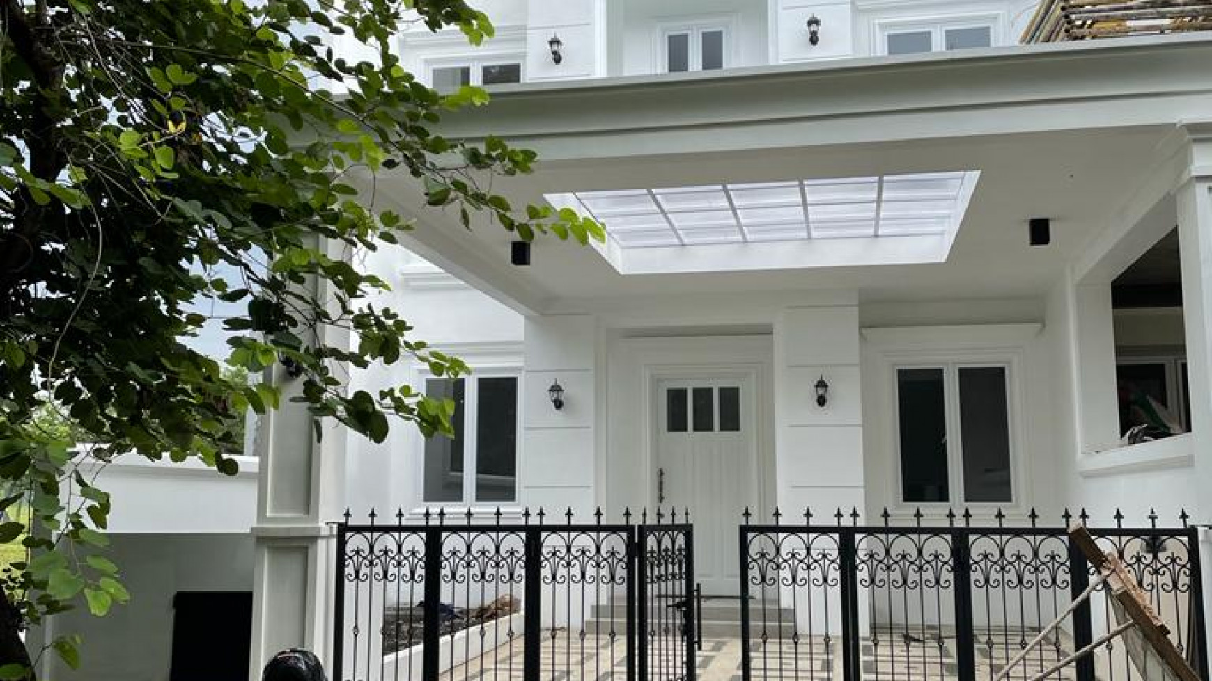 Dijual Rumah American Style Graha Famili 4M an saja