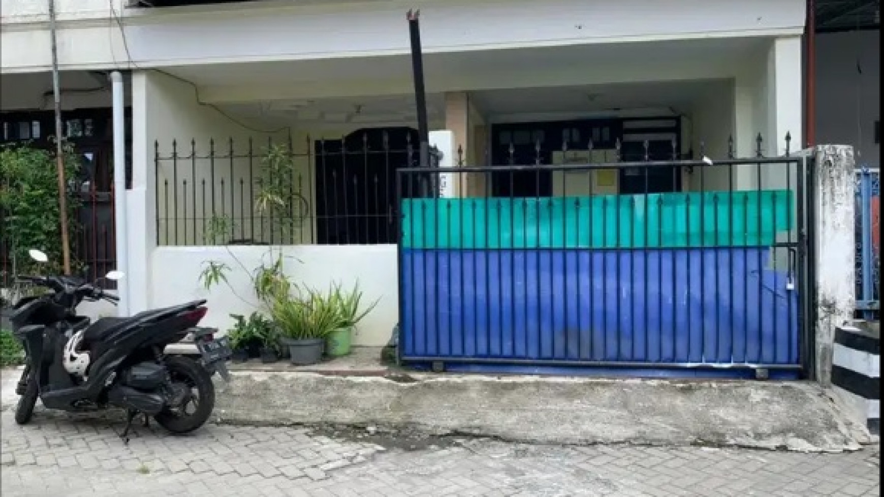 Rumah di Darmo Indah Selatan