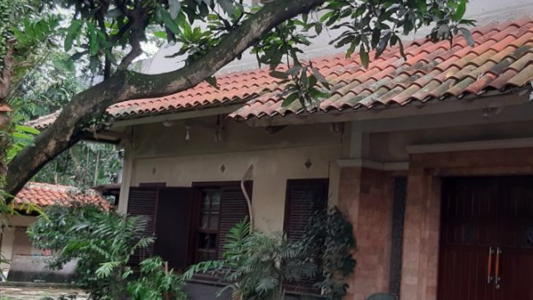 Rumah ada pool di Pesanggrahan Jakarta Selatan