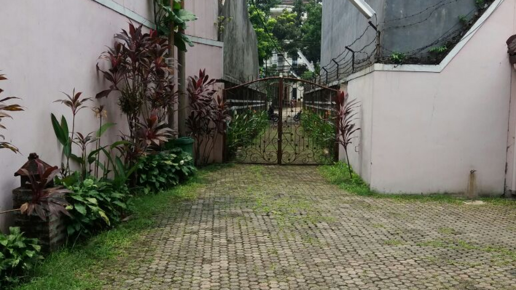 Rumah Pejaten Raya, harga di bawah NJOP