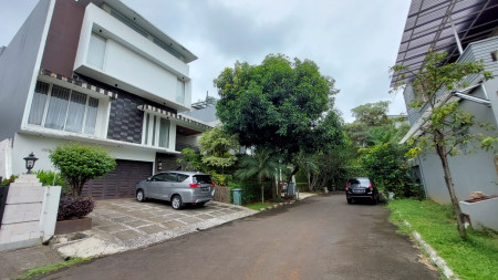 Rumah Asri yang cantik, Tenang dan nyaman dalam Cluster di Bintaro Jaya