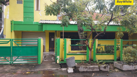 Rumah di Ketintang Madya, Surabaya