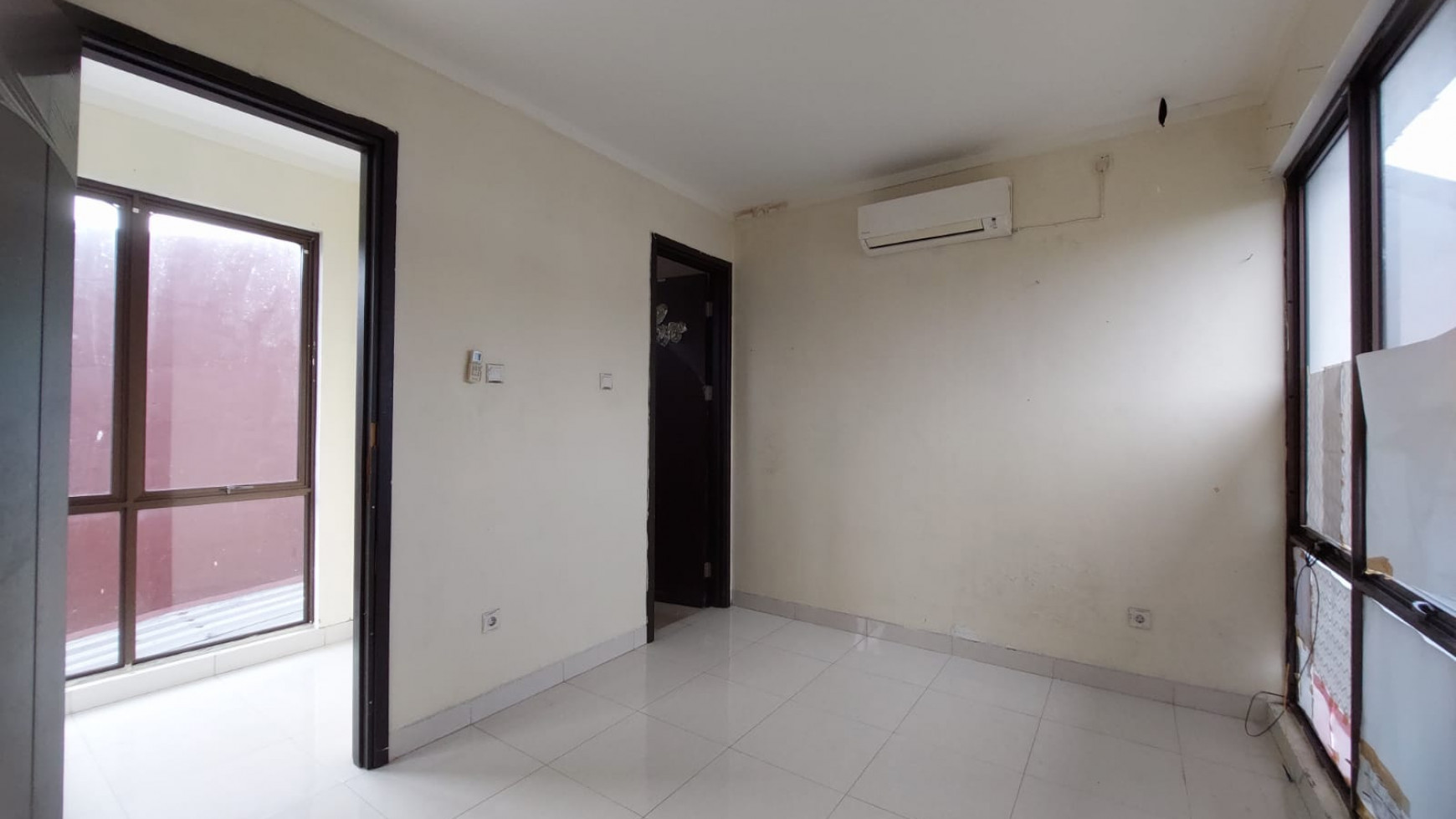 Rumah HOOK Siap Huni dan Hunian Nyaman @Cluster Viola, Graha Raya