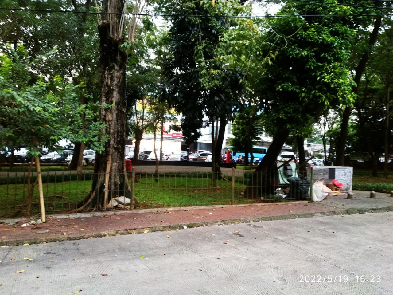 Jl. Tebah III, Lokasi depan Taman & jl. Tebah Raya