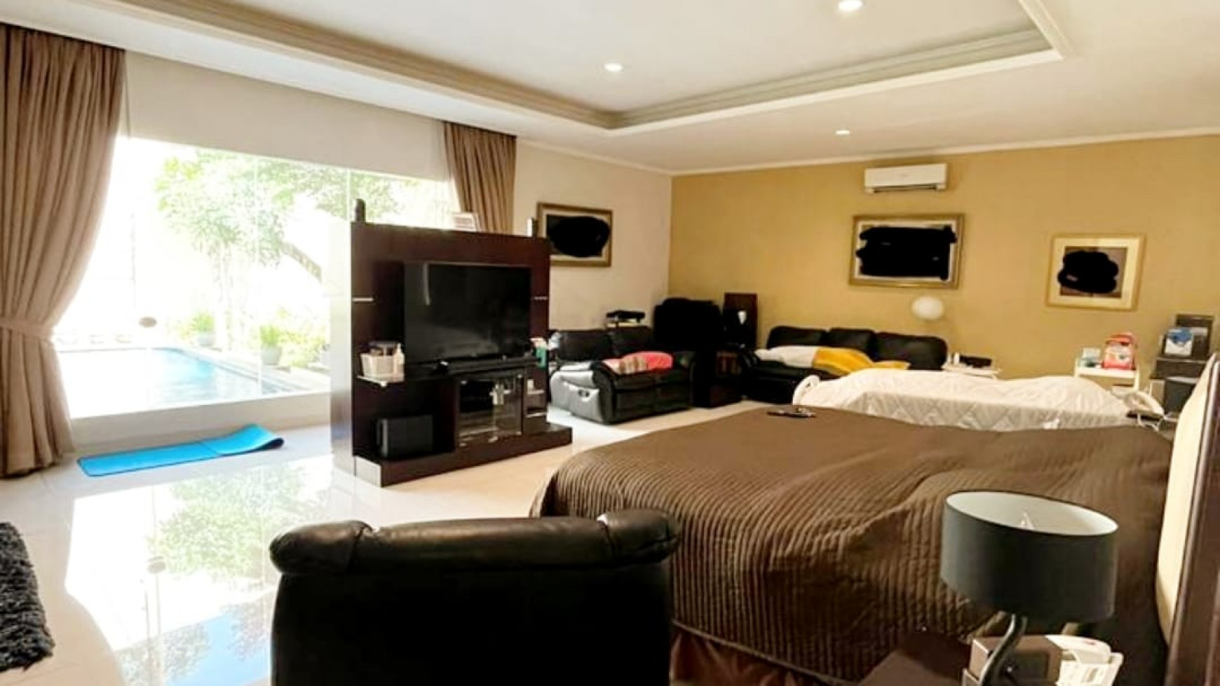 Rumah minimalsit modern sangat cantik dan megah area elite kemang bebas banjir 