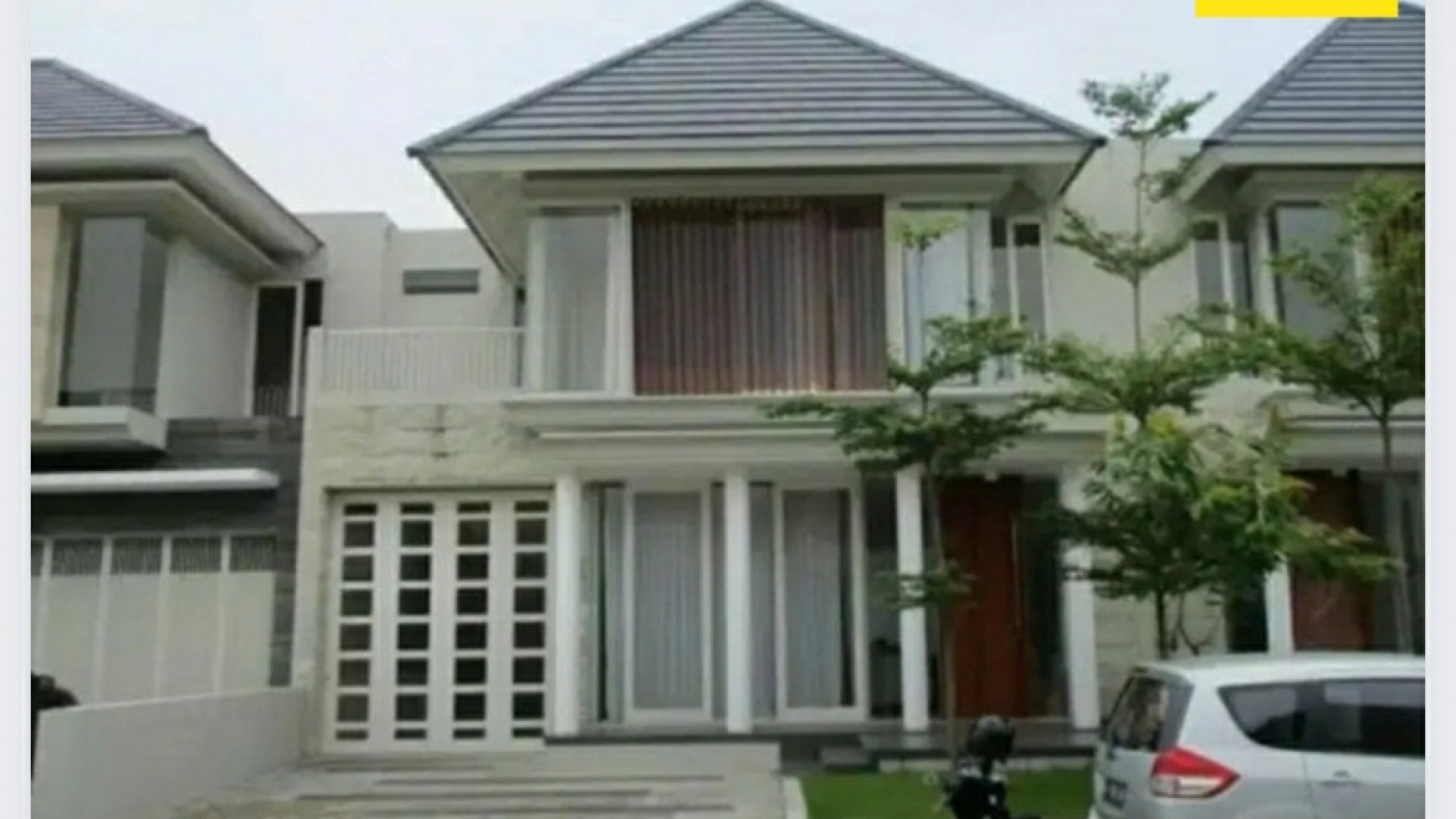 MURAH LUAS 10x20 Rumah The Greenlake Citraland Surabaya - 4+1 K.Tidur - Garasi Carport 3 mobil