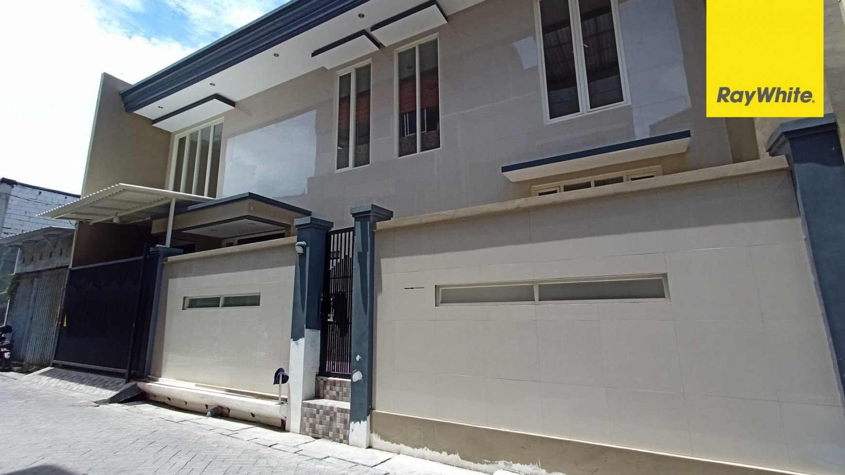 Rumah 2 lantai di Mulyosari Baru, Surabaya