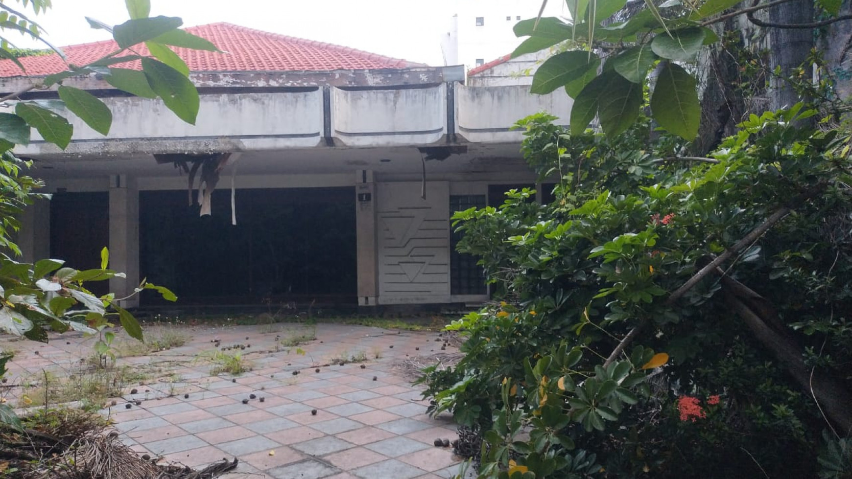 Dijual Rumah Hitung Tanah Embong Wungu 