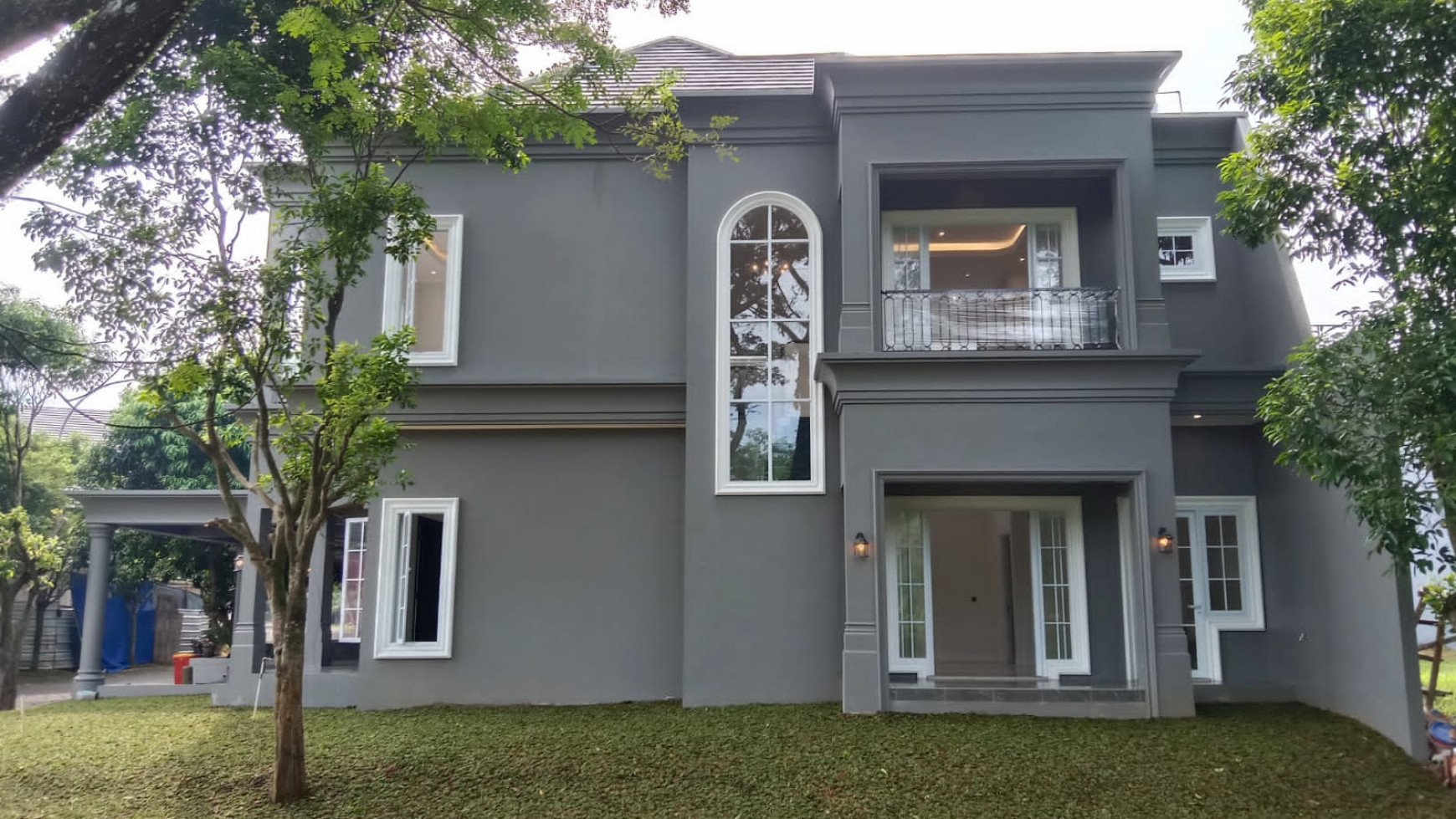 dijual rumah siap huni, strategis, harga nego costarica de latinos bsd city