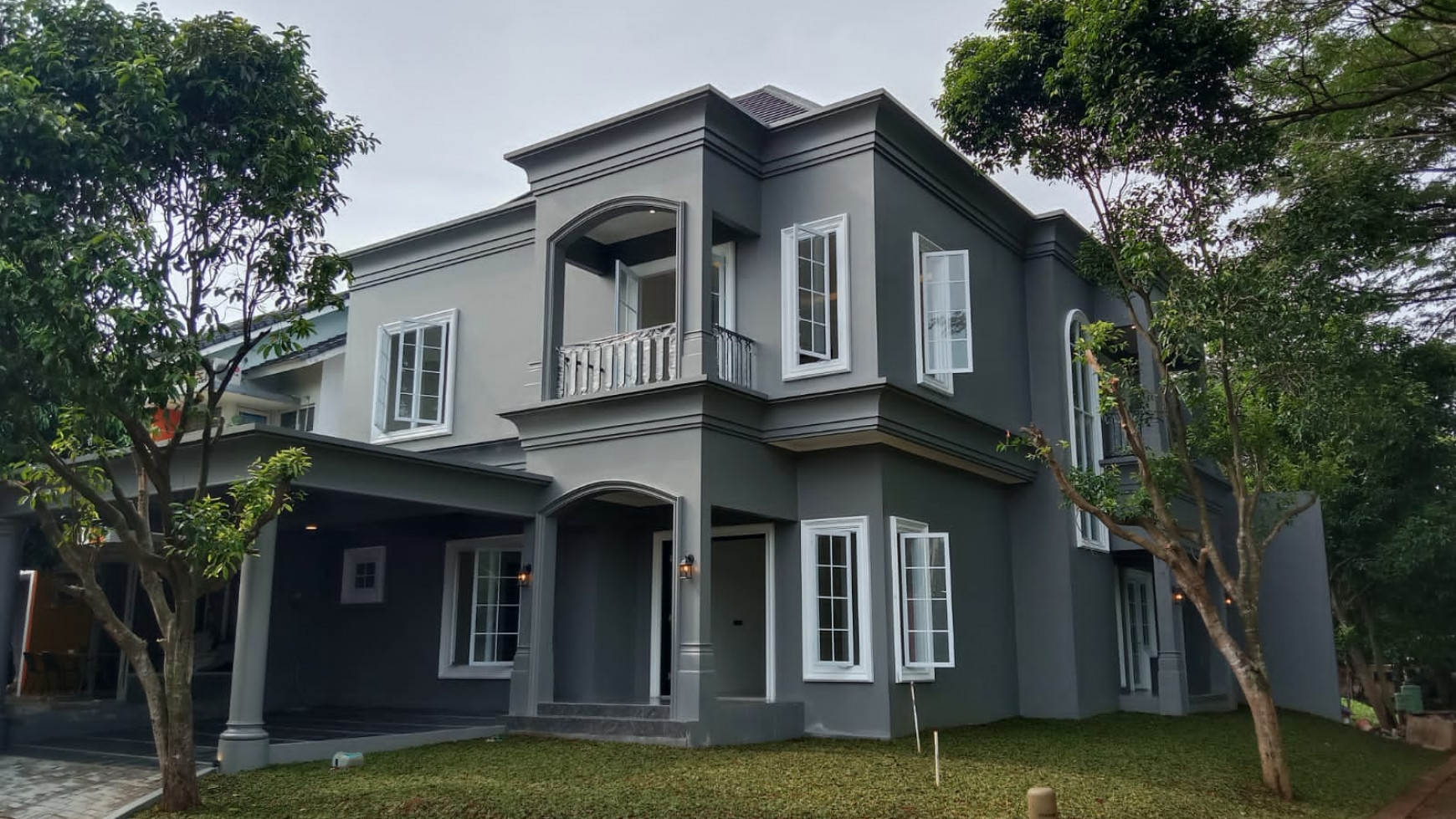 dijual rumah siap huni, strategis, harga nego costarica de latinos bsd city