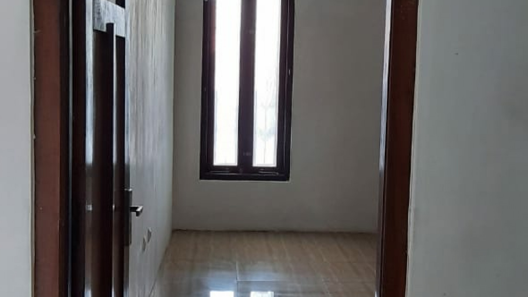 Dijual Rumah Usaha Kos - kostan Jl.Ikan Duyung - Surabaya -Dekat Tanjung Perak - indrapura - Krembangan