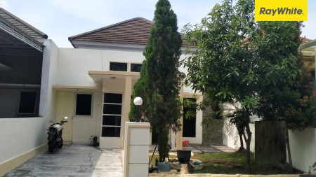 Rumah di Taman Dhika, Sidoarjo