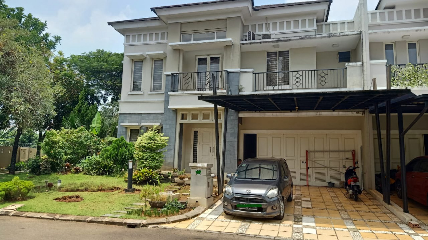 Rumah Hoek dikawasan The Scientia Park dengan Harga Jual Menarik