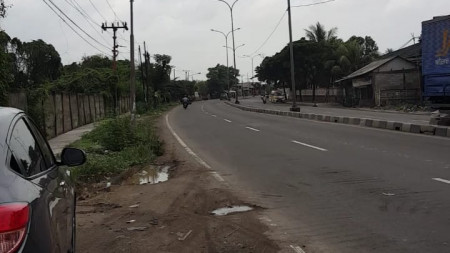 Tanah Untuk Pabrik /Industri di Lemah abang -Kerawang .Pinggir jalan Besar.