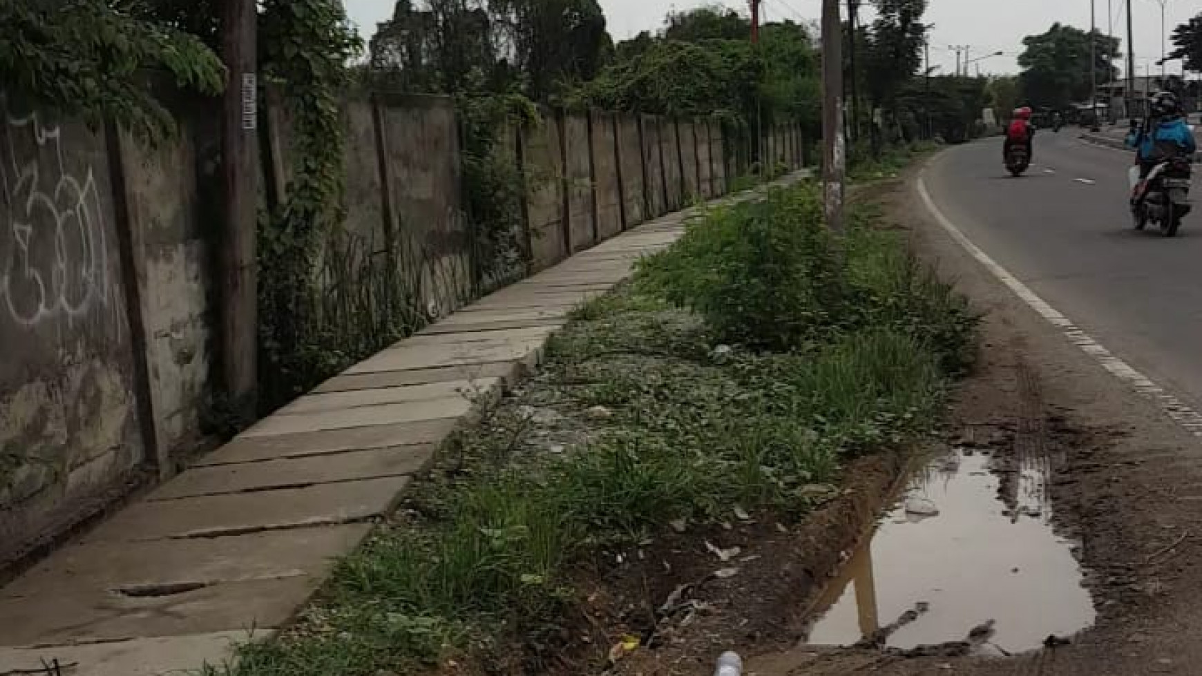 Tanah Untuk Pabrik /Industri di Lemah abang -Kerawang .Pinggir jalan Besar.