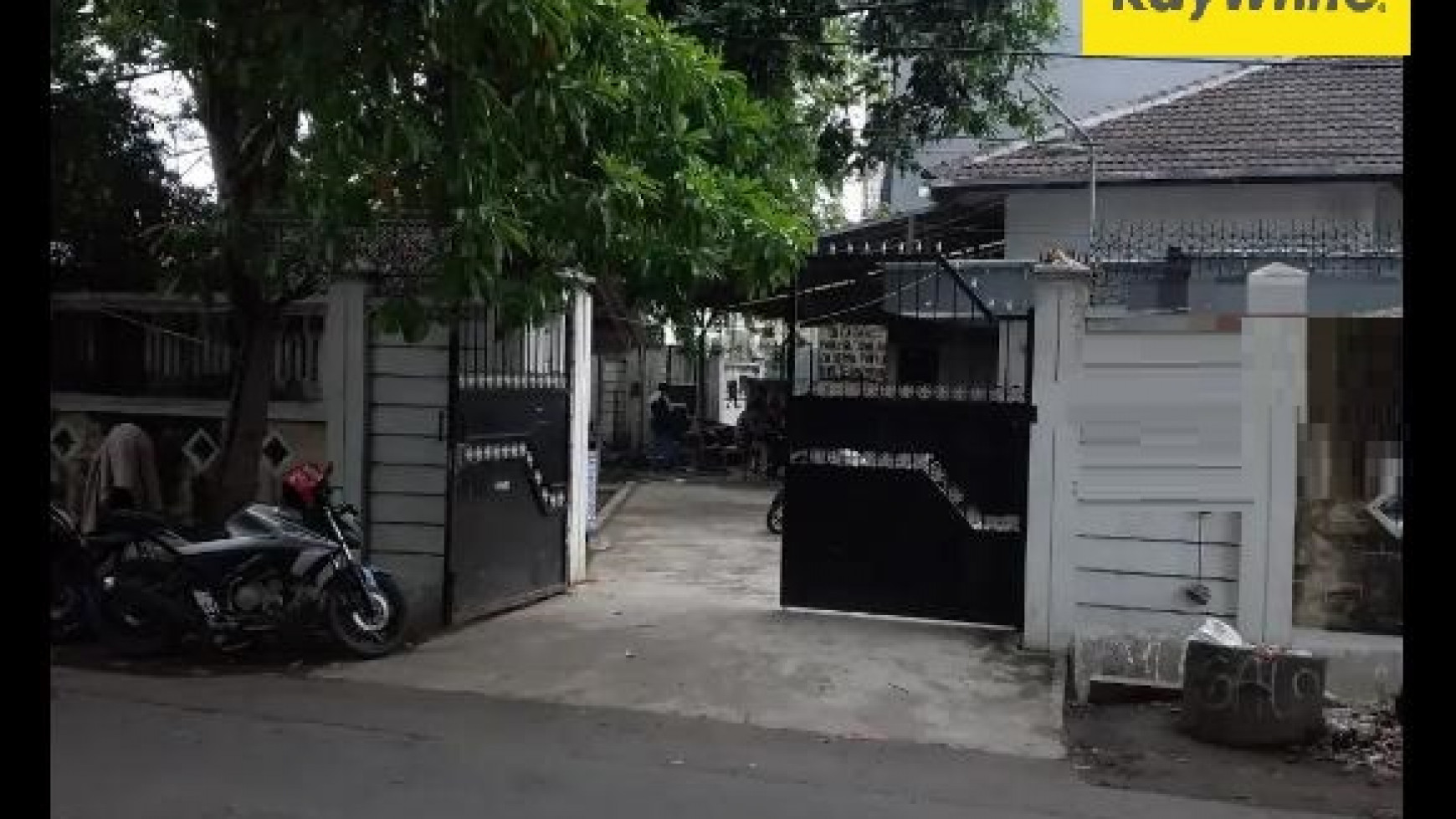 Rumah Pusat Kota di Jalan Kawi, Surabaya