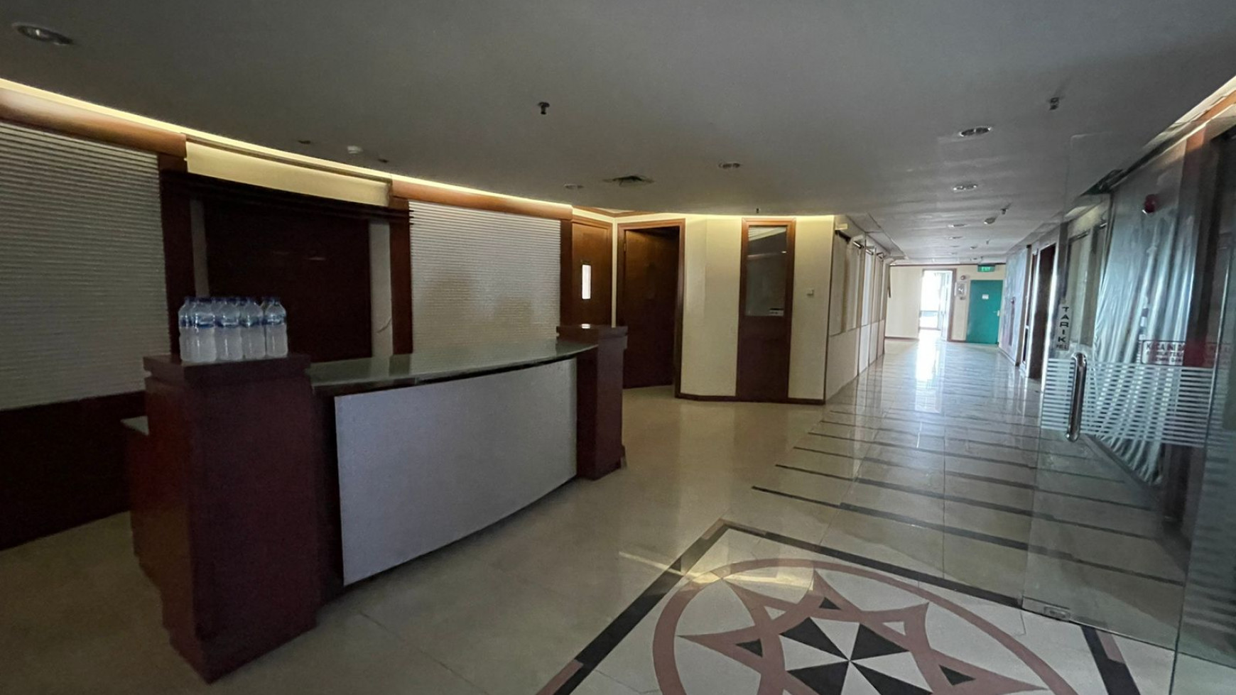 Office Space Hayam Wuruk Tower, 1 lantai , kondisi terawat, murah hanya 13 juta/m2