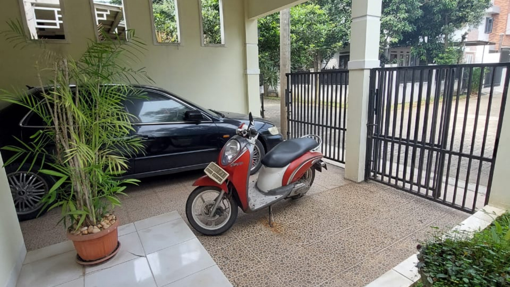 Rumah Bagus, Nyaman, bebas banjir siap huni akses mudah dekat ST. Sudimara