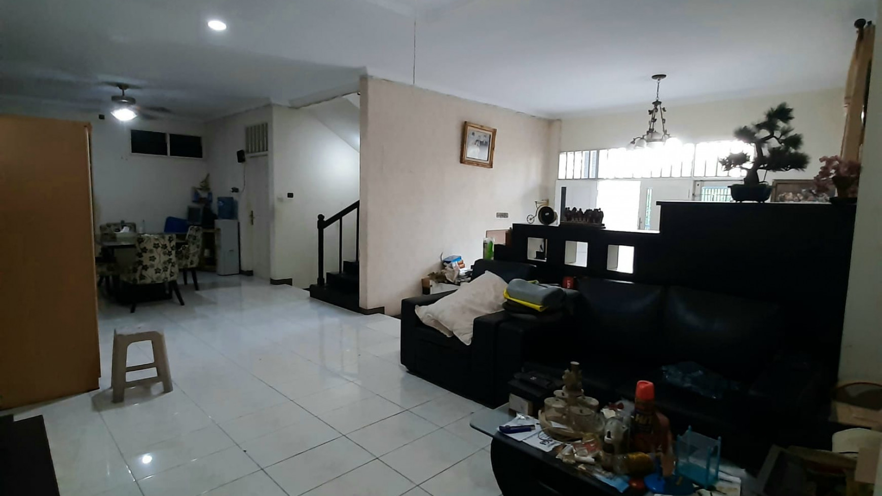 Rumah Simpang Darmo Permai Selatan Surabaya