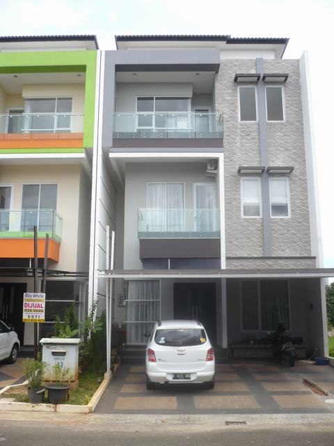 DIJUAL RUMAH BARU & BAGUS, 3 LANTAI, AKSES OKE, DEKAT SEKOLAH, MALL, RUMAH SAKIT, PASAR, KOTA TERTATA, GOOD INVEST, PASTI UNTUNG. ALAM SUTERA