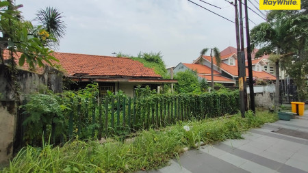 Rumah di Raya Gayungsari Barat, Surabaya