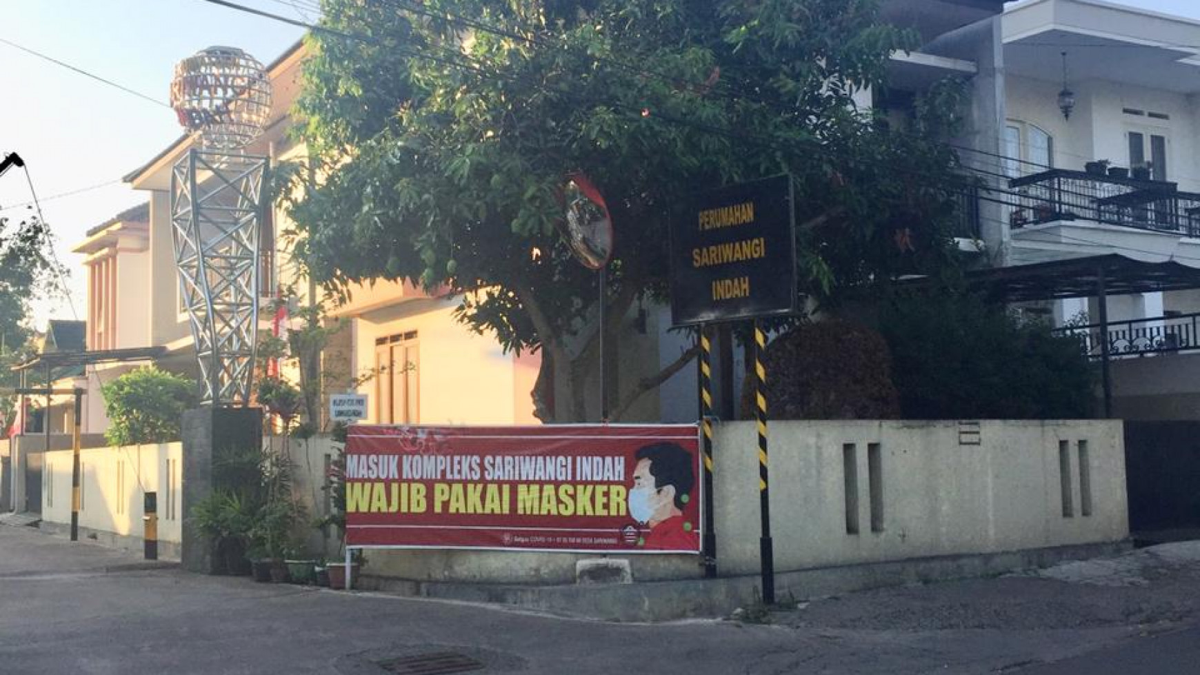 Rumah Mewah di Sariwangi Mainroad