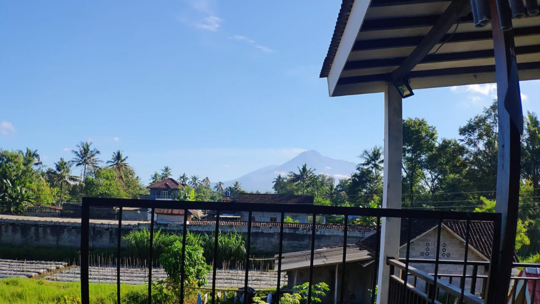 RUMAH DENGAN VIEW MERAPI