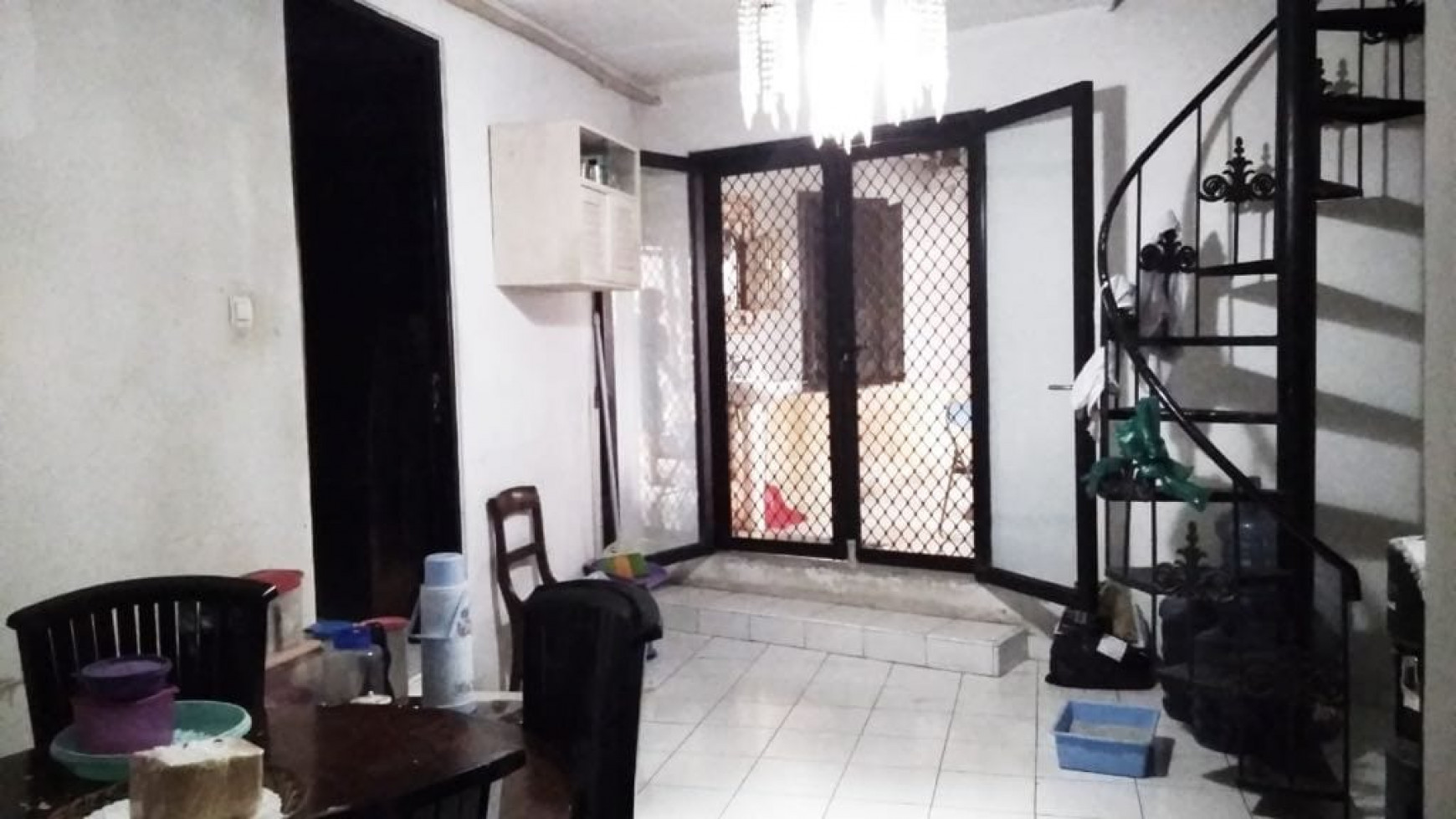 Rumah 2 lantai, lingkungan aman dan nyaman di Bintaro