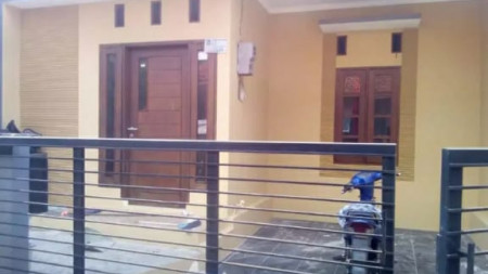 Rumah Bagus Di Jl Lettu Napis, Ciledug, Kota Tangerang Selatan